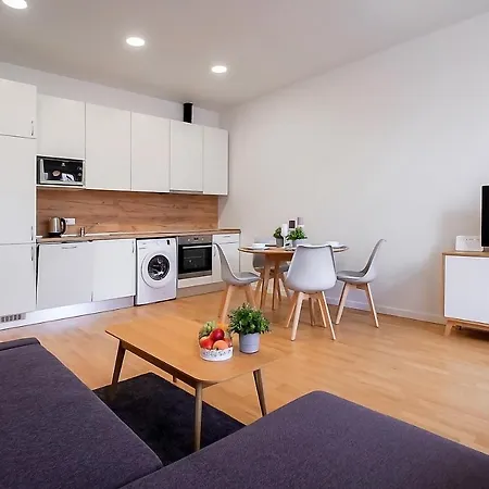 Residential Barona In Centre Daire *