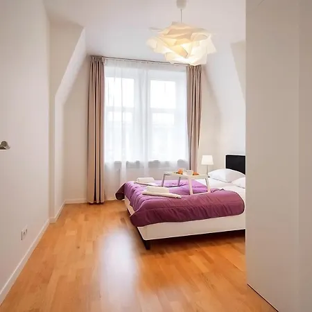 Residential Barona In Centre Daire *