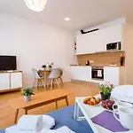Residential Barona In Centre *